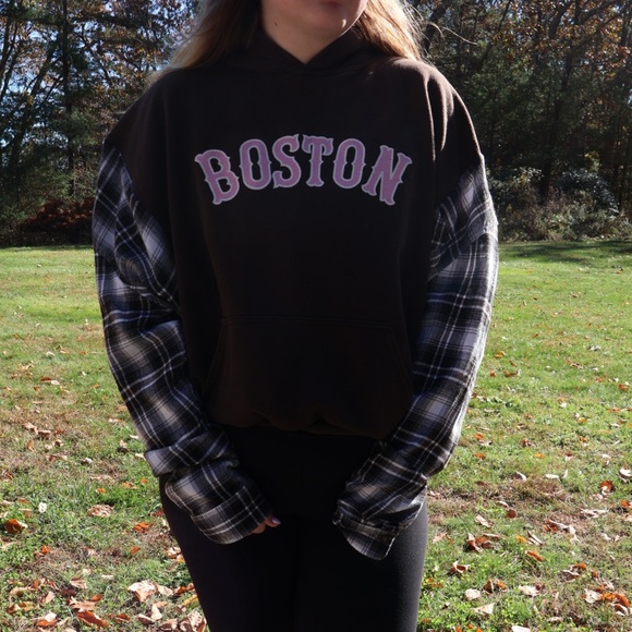 Brown Boston upcycled hoodie - Picture 2 of 5